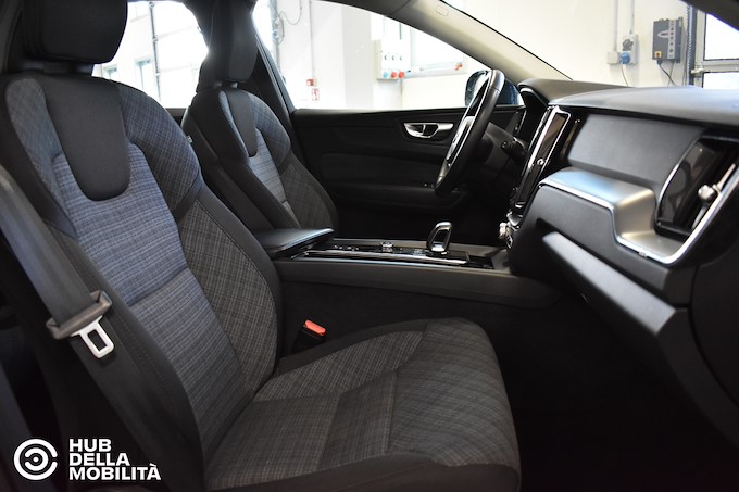 VOLVO XC60 B4 (d) automatico Core